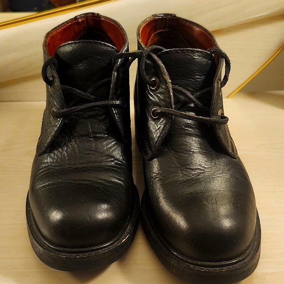 Vintage Cole Hann Genuine Leather Ankle Boots in Black - Picture 2 of 11